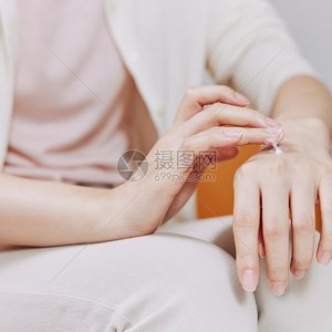 护手霜 滋润套装 - 上海百雀羚日